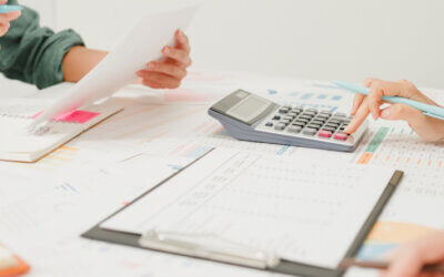 Odzież z logo firmy jako koszt uzyskania przychodu