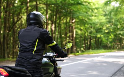 Motocykl w spółce z o.o. a odliczenie VAT – praktyczne wnioski z interpretacji dyrektora KIS